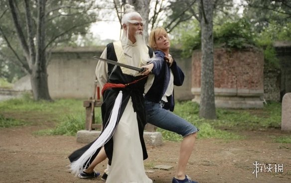 滴滴新一代自动驾驶R2上线载客：自研L4！北京、广州可体验
